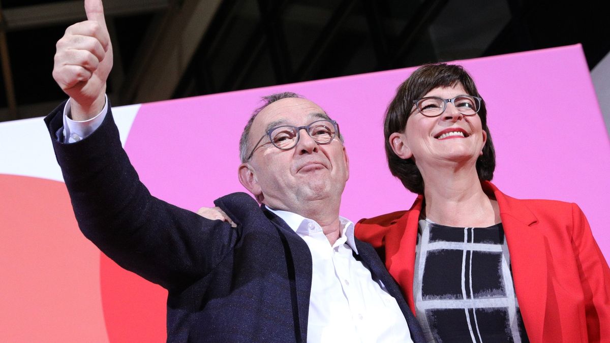Němečtí sociální demokraté si zvolili nové šéfy. Ti už nechtějí vládnout s Merkelovou